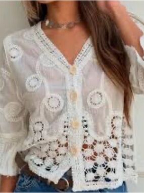 Liv Los Angeles Cream Crochet Button-Front Women's Top NWT